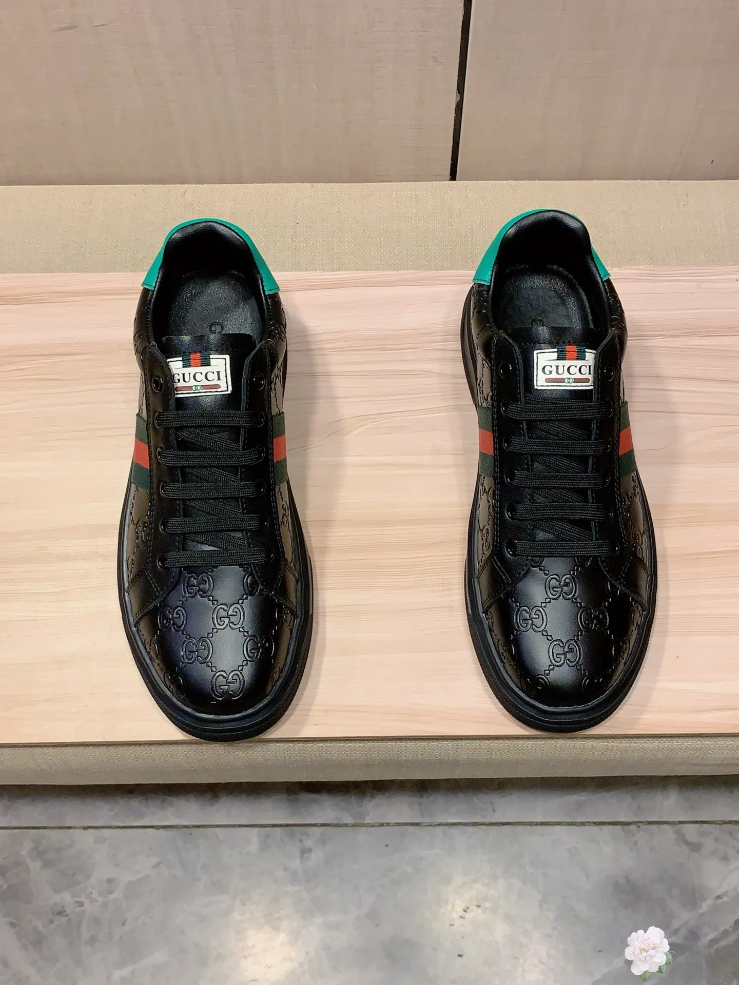 Men's men's shoes💰420💰💰🎩🎩[Lightning][Lightning] "Gucci*" latest • popular casual shoes, top brand [seduce] luxury ~ purchasing agency, top ~ quality. [Strong] The upper is made of imported breathable cowhide with fabric material ➕ Breathable sheepskin feet (•) and fine workmanship. The original stylish and stylish soft rubber wear-resistant and non-slip outsole is light and comfortable on the feet. The real thing looks better when photographed in person. 111: code: 38-44, 3️⃣ colors selected